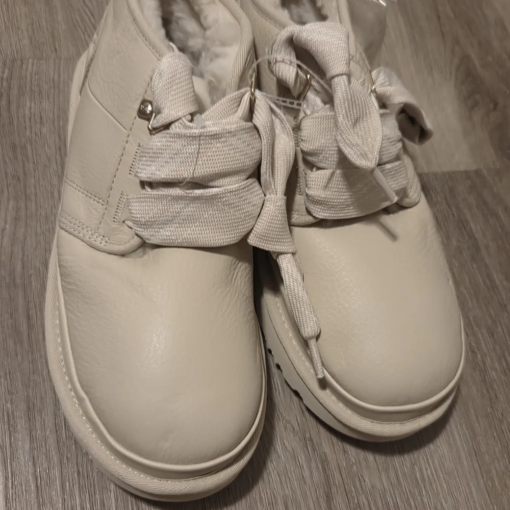 UGG Neumel FT Seasalt Leather Size-8